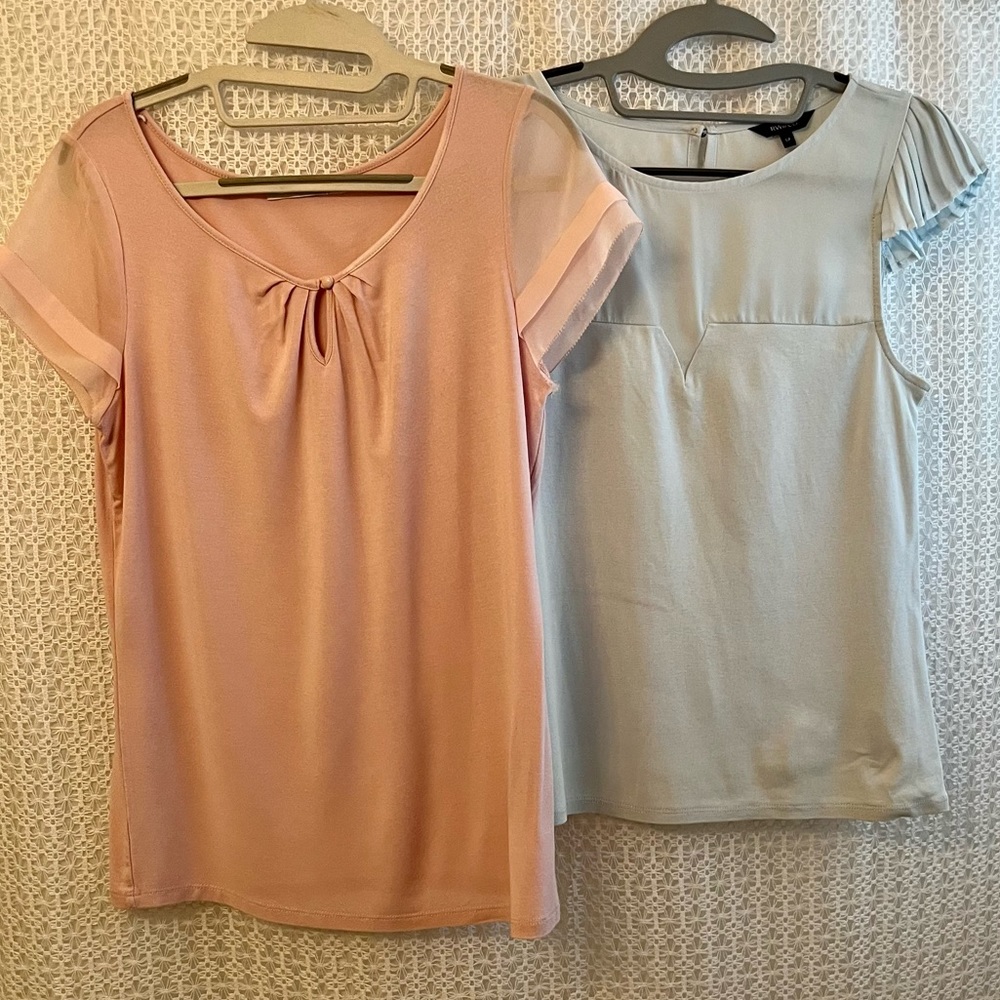 Lot of two short-sleeve tops for work-wear